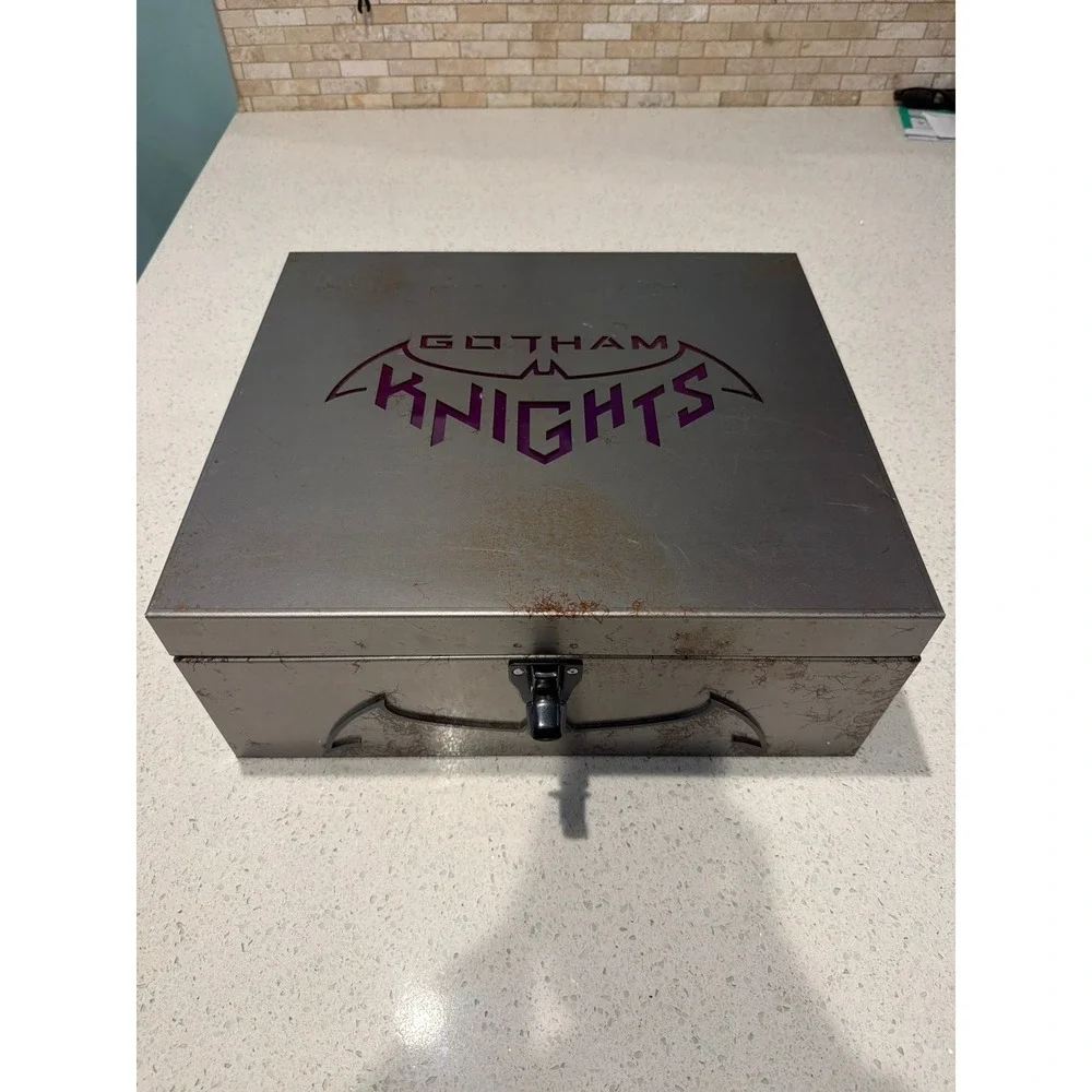 Gotham Knights Collector‎ Box Metallic Case Only Limited Edition